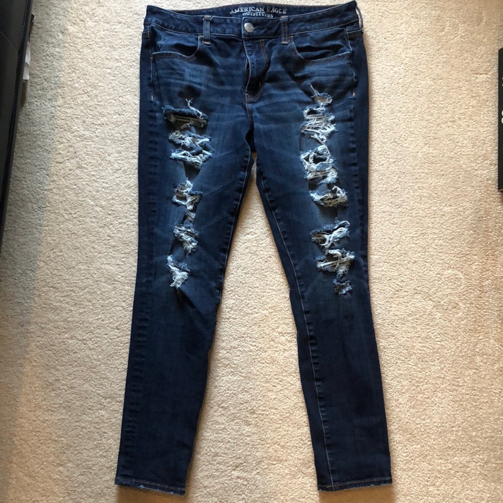 American Eagle Ripped Dark Wash Jeans